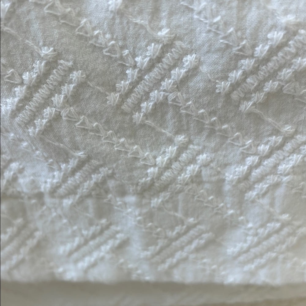 Banana Republic size 2 white textured shorts - Picture 6 of 9